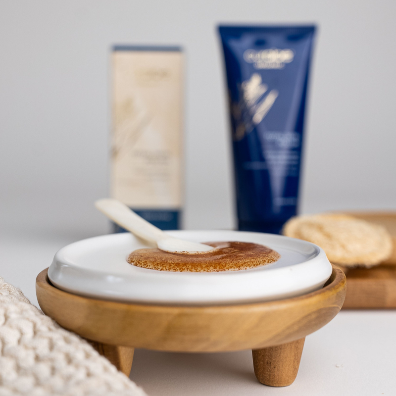 Total Skin Polish with Apricot Seed Powder for smooth skin texture