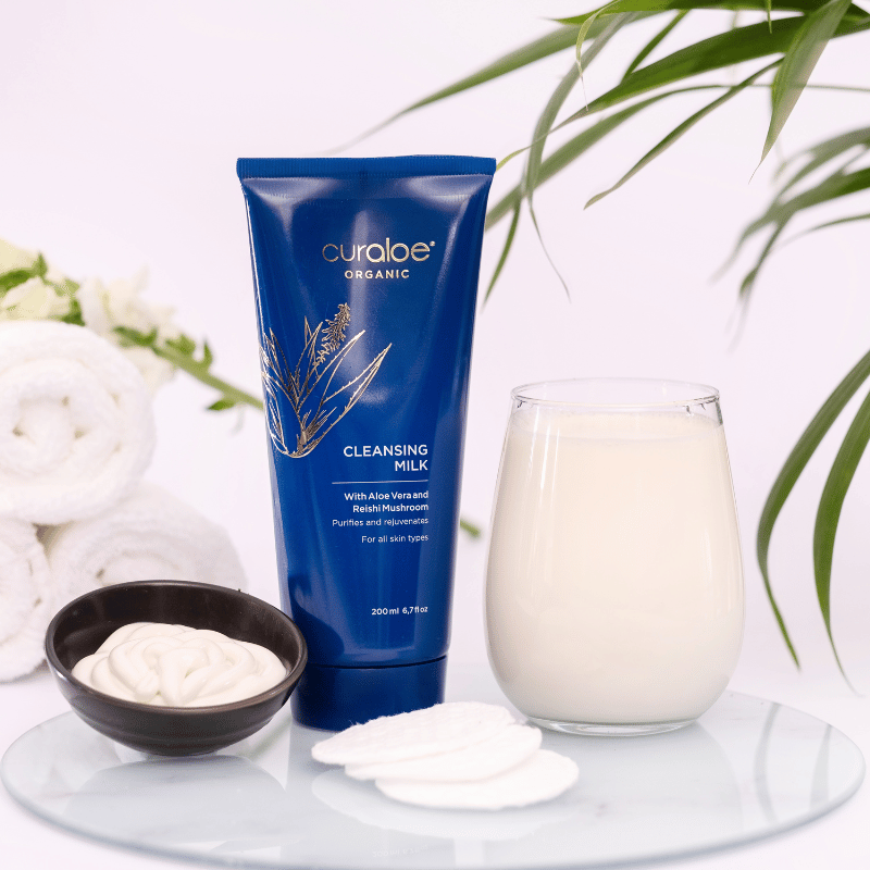 Hydrating and Soothing Organic Cleansing Milk for Sensitive Skin