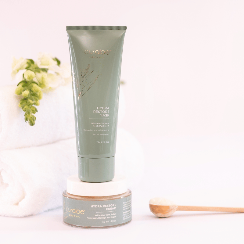 Moisturizing facial mask for hydration and radiant skin by Curaloe
